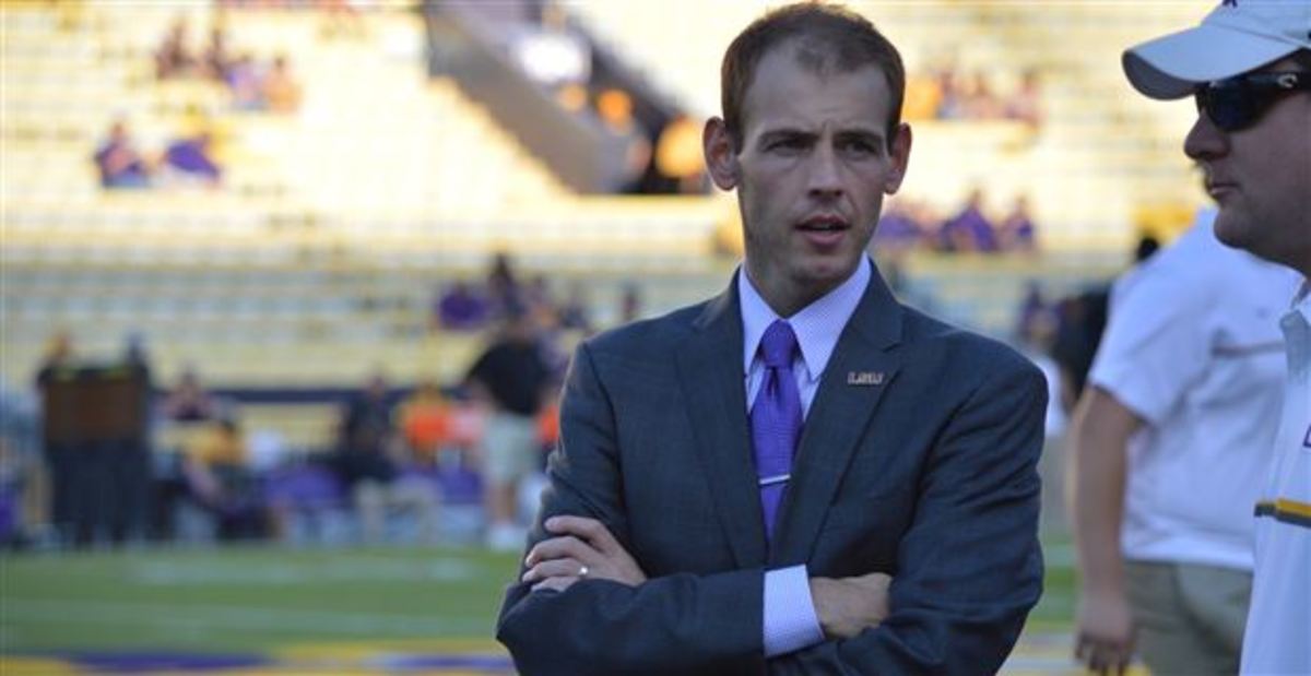 BREAKING NEWS: Austin Thomas GM of LSU Tigers just declared that coach Brian Kelly is no longer…