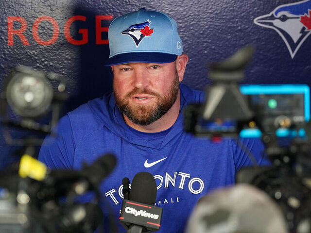 BREAKING NEWS: Just in: Mariners Acquire Justin Turner in Deal with Blue Jays..