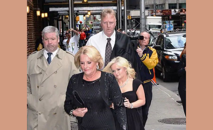 BREAKING NEWS: Just in: Larry Bird wife Dinah Mattingly, all in tears as she lost her son in a car crash at…