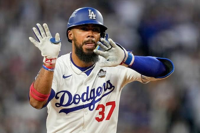 MLB rumors: Dodgers finalizing details to re-sign Teoscar Hernandez…