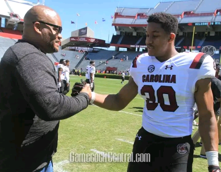 BREAKING SHORT TAGET: Returning to South Carolina football, Duce Staley will be the leader of the Gamecocks’ defense going forward…….