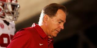RESPECT MATTERS: Nick Saban Gives Up First Class Seat for Elderly Woman, Then the Unbelievable Happens! In a world where kindness often goes unnoticed, legend Alabama Nick Saban proved that small acts of kindness can sometimes lead to the most unexpected rewards… Details below